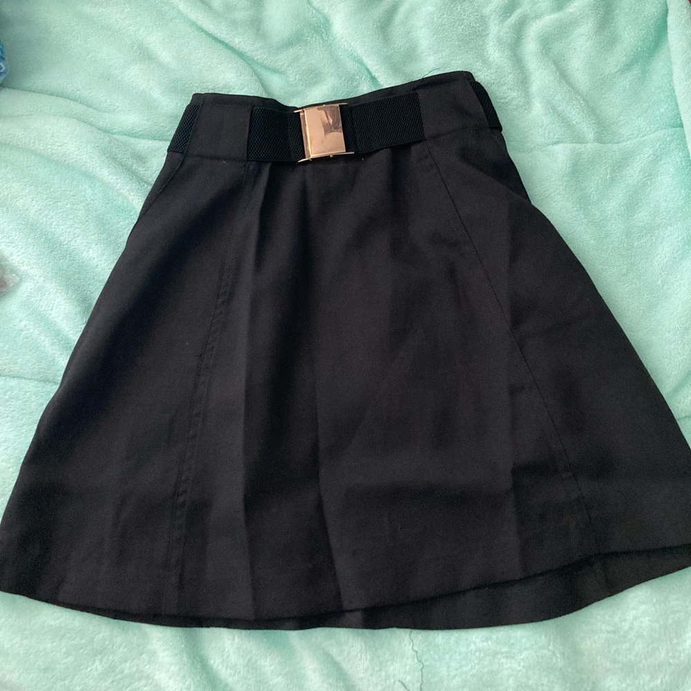 Black skirt with belt